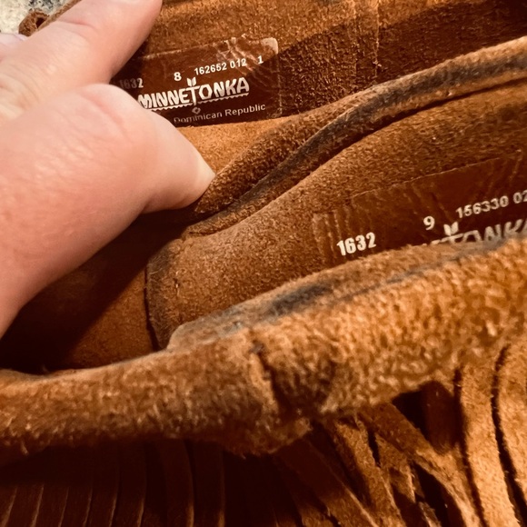 For @janeinspain-Size (8) in Minnetonka size 9 three Fringe moccasin boots Order - Picture 2 of 4